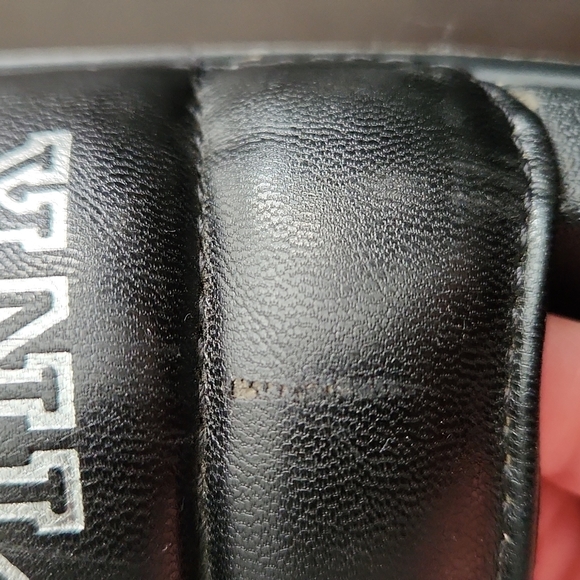 PINK by Victoria Secrets womans black slides, size M 7/8 - Picture 15 of 16